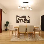 Signature Stays: Modern Chic Apt