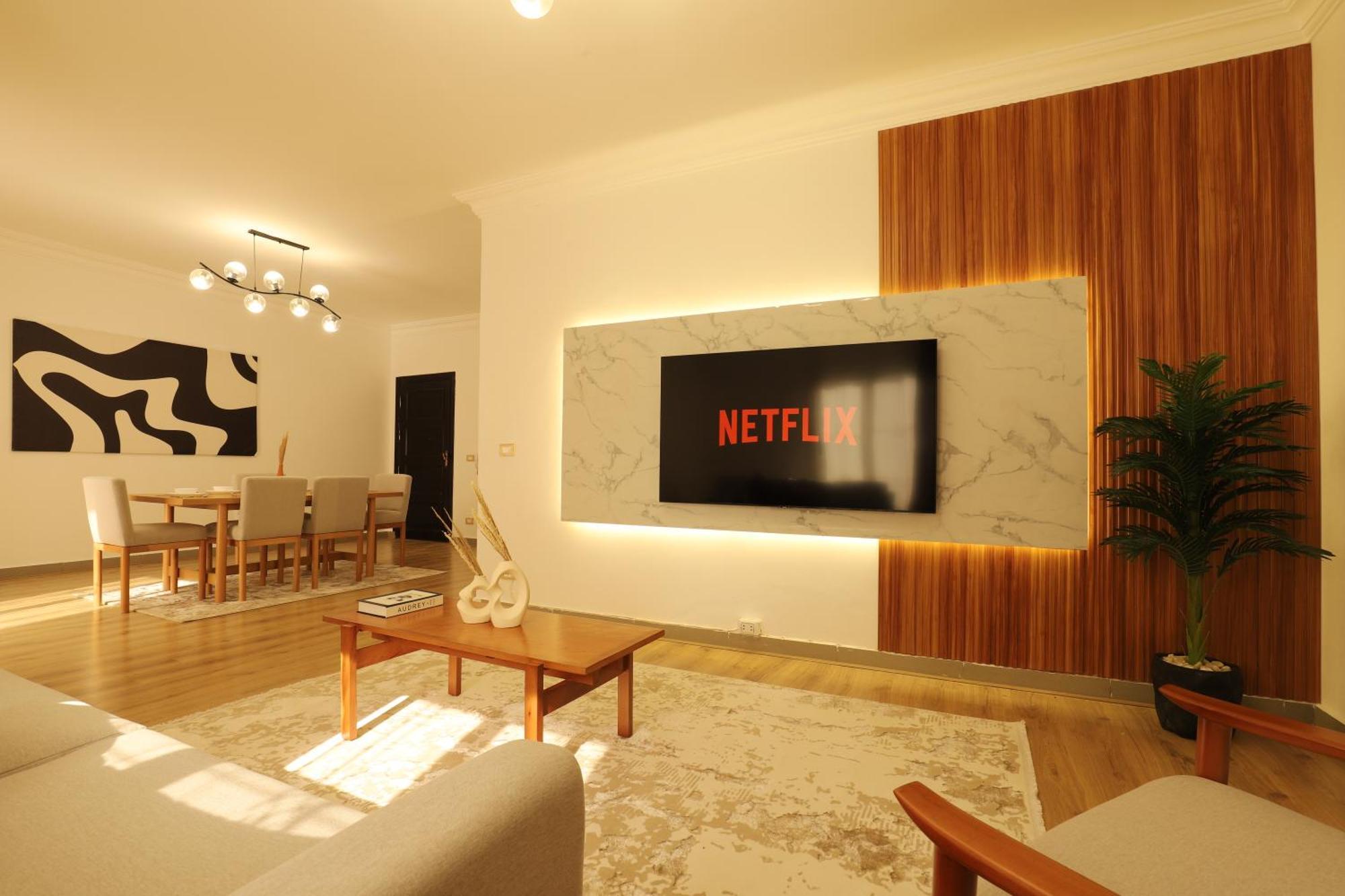 Signature Stays: Modern Chic Apartment *