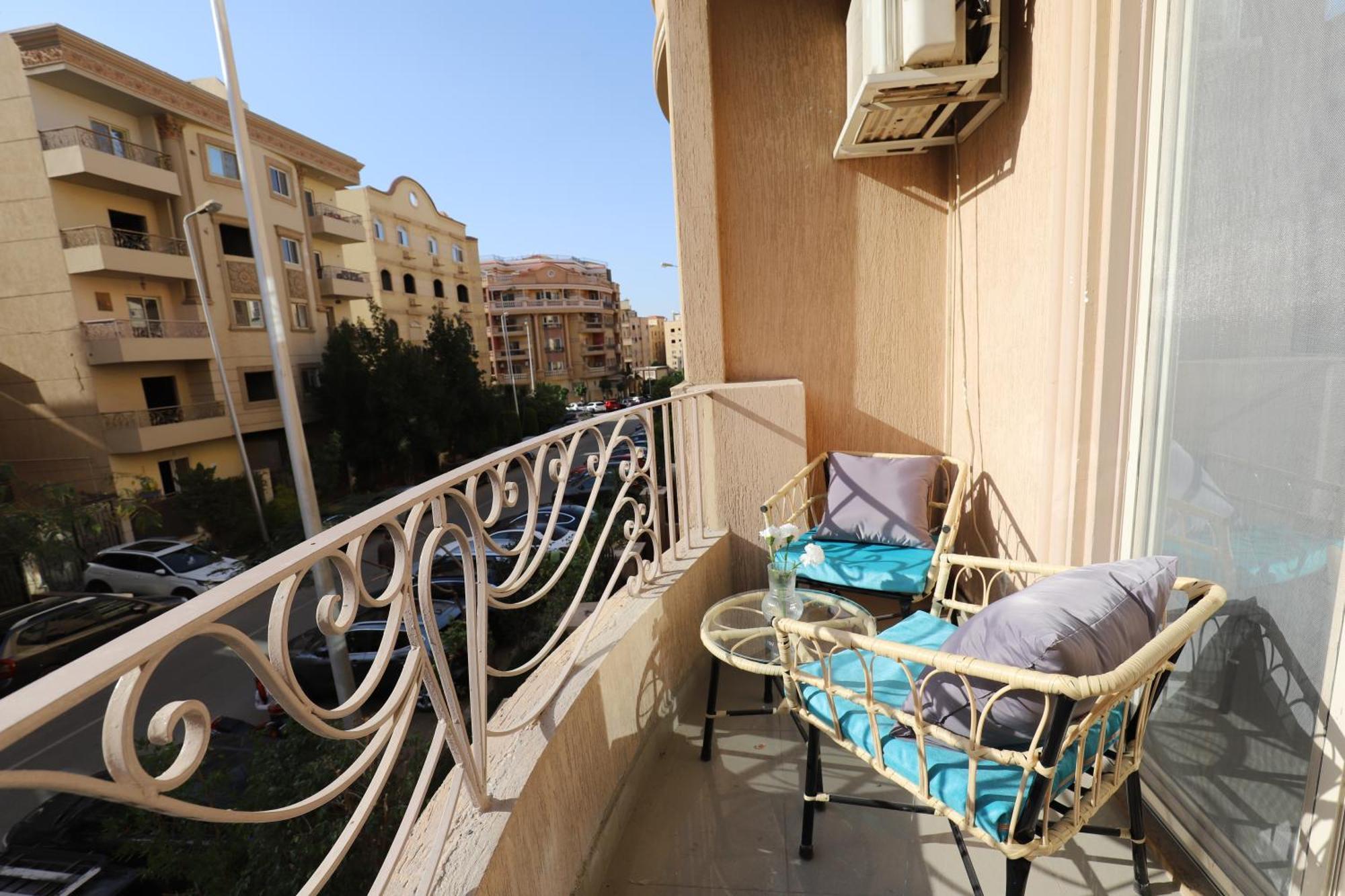 Apartment Signature Stays: Modern Chic Cairo